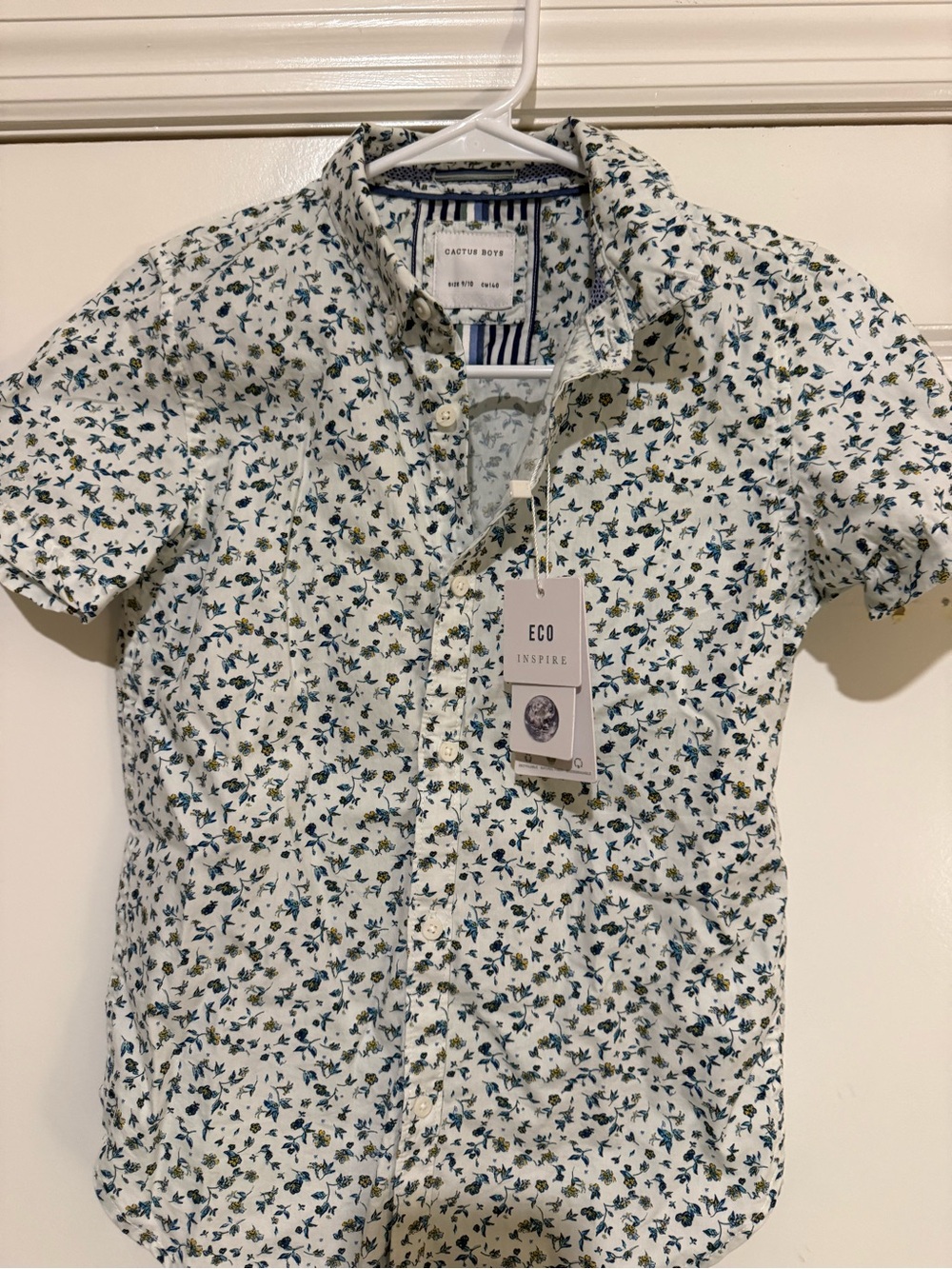 Inspire Boys White Short-Sleeve Floral Button-Down Shirt with Blue & Green Print